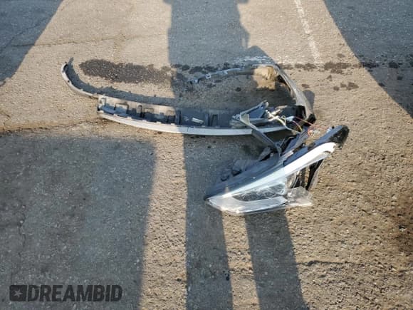 ✅ 2015 Hyundai Santa Fe • VIN: 5XYZTDLB8FG258384 • Lot: 68570325. Wystawiony na Copart z przebiegiem 118 521 mil. Bezpłatny archiwum sprzedaży aukcyjnych z USA i szczegółowy raport historii pojazdu na DreamBid. Zdjęcie 13.