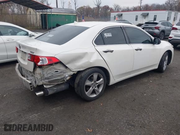 ✅ 2010 Acura TSX • VIN: JH4CU2F65AC027170 • Lot: 43743610. Listed on IAAI with 207,715 mi. Free auction sales archive from the USA and detailed vehicle history report at DreamBid. Image 4.