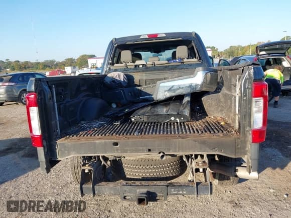 ✅ 2019 Ford F-250 XL • VIN: 1FT7W2BT5KEF51188 • Lot: 43731525. Listed on IAAI with 86,510 mi. Free auction sales archive from the USA and detailed vehicle history report at DreamBid. Image 16.