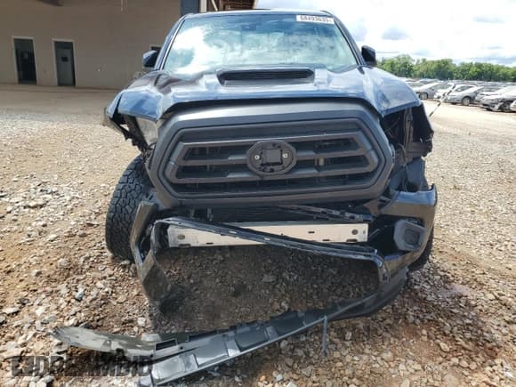 ✅ 2022 Toyota Tacoma SR • VIN: 3TMCZ5ANXNM481986 • Lot: 68493635. Wystawiony na Copart z przebiegiem 79 542 mil. Bezpłatny archiwum sprzedaży aukcyjnych z USA i szczegółowy raport historii pojazdu na DreamBid. Zdjęcie 5.