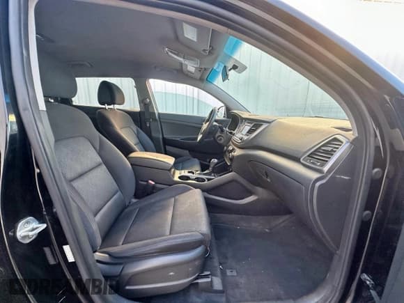 ✅ 2016 Hyundai Tucson SE • VIN: KM8J23A44GU164979 • Лот: 92734855. Опубликован ранее на Copart с пробегом 249 274 миль. Бесплатный доступ к архиву аукционных продаж из США и подробный отчёт об истории автомобиля на DreamBid. Изображение 5.