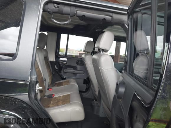 ✅ 2008 Jeep Wrangler Unlimited Sahara • VIN: 1J8GA59128L542384 • Lot: 42184176. Listed on IAAI with 152,768 mi. Free auction sales archive from the USA and detailed vehicle history report at DreamBid. Image 8.