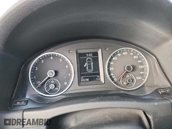 ✅ 2013 Volkswagen Tiguan S • VIN: WVGBV7AX6DW542409 • Lot: 89494025. Wystawiony na Copart z przebiegiem 65 248 mil. Bezpłatny archiwum sprzedaży aukcyjnych z USA i szczegółowy raport historii pojazdu na DreamBid. Zdjęcie 9.