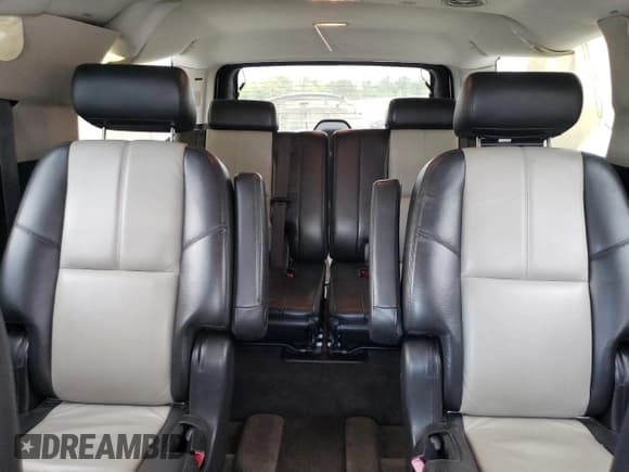 ✅ 2008 Chevrolet Suburban LTZ • VIN: 3GNFK16378G269056 • Lot: 69138044. Wystawiony na Copart z przebiegiem 329 083 mil. Bezpłatny archiwum sprzedaży aukcyjnych z USA i szczegółowy raport historii pojazdu na DreamBid. Zdjęcie 10.