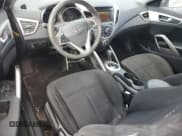 ✅ 2015 Hyundai Veloster • VIN: KMHTC6AD7FU244086 • Lot: 88056285. Wystawiony na Copart z przebiegiem 69 193 mil. Bezpłatny archiwum sprzedaży aukcyjnych z USA i szczegółowy raport historii pojazdu na DreamBid. Zdjęcie 8.