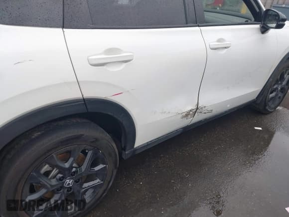 ✅ 2024 Honda HR-V Sport • VIN: 3CZRZ2H58RM749030 • Lot: 43385202. Listed on IAAI with 40,382 mi. Free auction sales archive from the USA and detailed vehicle history report at DreamBid. Image 6.