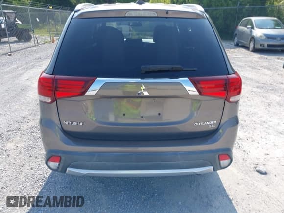 ✅ 2018 Mitsubishi Outlander SE • VIN: JA4AD3A36JZ003236 • Lot: 42413894. Wystawiony na IAAI z przebiegiem 88 903 mil. Bezpłatny archiwum sprzedaży aukcyjnych z USA i szczegółowy raport historii pojazdu na DreamBid. Zdjęcie 16.