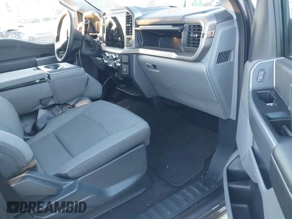 ✅ 2025 Ford F-150 XLT • VIN: 1FTEW3LP0SKE07175 • Лот: 43777927. Опубликован ранее на IAAI с пробегом 14 194 миль. Бесплатный доступ к архиву аукционных продаж из США и подробный отчёт об истории автомобиля на DreamBid. Изображение 5.