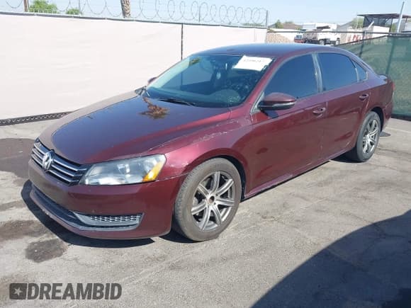 ✅ 2012 Volkswagen Passat S • VIN: 1VWAP7A39CC042037 • Lot: 42596217. Wystawiony na IAAI z przebiegiem 218 099 mil. Bezpłatny archiwum sprzedaży aukcyjnych z USA i szczegółowy raport historii pojazdu na DreamBid. Zdjęcie 2.