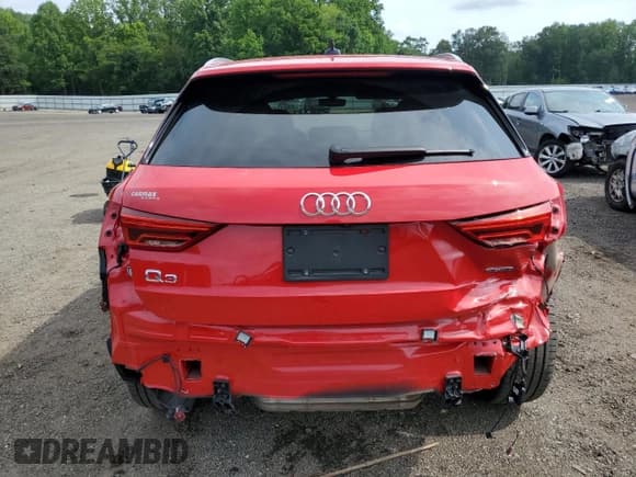 ✅ 2022 Audi Q3 Premium • VIN: WA1AUCF35N1035317 • Lot: 65014675. Wystawiony na Copart z przebiegiem 60 511 mil. Bezpłatny archiwum sprzedaży aukcyjnych z USA i szczegółowy raport historii pojazdu na DreamBid. Zdjęcie 6.