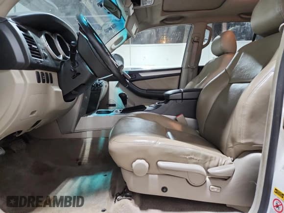 ✅ 2003 Toyota 4Runner SR5 • VIN: JTEBU14R830014403 • Лот: 84068515. Опубликован ранее на Copart с пробегом 253 430 миль. Бесплатный доступ к архиву аукционных продаж из США и подробный отчёт об истории автомобиля на DreamBid. Изображение 7.