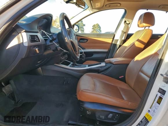 ✅ 2011 BMW 3 Series 328i xDrive • VIN: WBAPK7G57BNN77646 • Lot: 96654465. Listed on Copart with 170,774 mi. Free auction sales archive from the USA and detailed vehicle history report at DreamBid. Image 7.