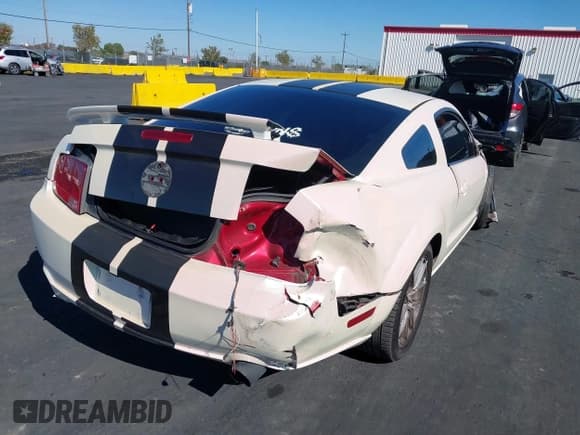 ✅ 2007 Ford Mustang GT Deluxe • VIN: 1ZVFT82H475229343 • Lot: 43382481. Listed on IAAI with Not provided. Free auction sales archive from the USA and detailed vehicle history report at DreamBid. Image 4.