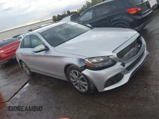 ✅ 2015 Mercedes-Benz C 300 • VIN: 55SWF4JB9FU046967 • Lot: 43504959. Wystawiony na IAAI z przebiegiem 113 686 mil. Bezpłatny archiwum sprzedaży aukcyjnych z USA i szczegółowy raport historii pojazdu na DreamBid. Zdjęcie 1.