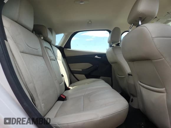 ✅ 2012 Ford Focus Electric • VIN: 1FAHP3R42CL442020 • Lot: 83999215. Wystawiony na Copart z przebiegiem 65 490 mil. Bezpłatny archiwum sprzedaży aukcyjnych z USA i szczegółowy raport historii pojazdu na DreamBid. Zdjęcie 10.