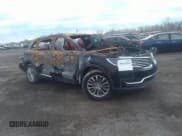 ✅ 2016 Lincoln MKX Select • VIN: 2LMTJ8KR3GBL61350 • Lot: 40629296. Wystawiony na IAAI z przebiegiem Nie podano. Bezpłatny archiwum sprzedaży aukcyjnych z USA i szczegółowy raport historii pojazdu na DreamBid. Zdjęcie 1.
