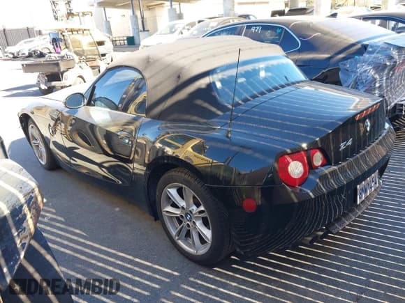 ✅ 2005 BMW Z4 3.0i • VIN: 4USBT53595LU11062 • Лот: 43750814. Опубликован ранее на IAAI с пробегом 211 425 миль. Бесплатный доступ к архиву аукционных продаж из США и подробный отчёт об истории автомобиля на DreamBid. Изображение 3.