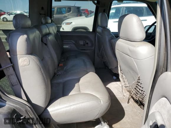 ✅ 1999 GMC Yukon • VIN: 1GKEC13R9XJ805842 • Lot: 48952625. Listed on Copart with 259,149 mi. Free auction sales archive from the USA and detailed vehicle history report at DreamBid. Image 11.