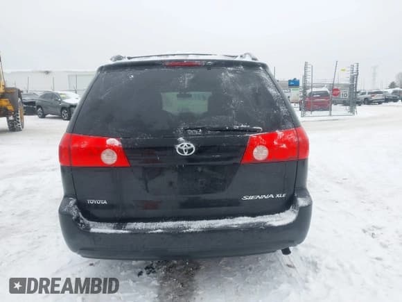 ✅ 2010 Toyota Sienna XLE Limited • VIN: 5TDYK4CC9AS311807 • Lot: 43827703. Wystawiony na IAAI z przebiegiem 234 992 mil. Bezpłatny archiwum sprzedaży aukcyjnych z USA i szczegółowy raport historii pojazdu na DreamBid. Zdjęcie 16.