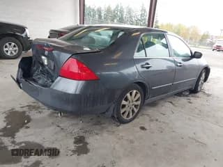 ✅ 2007 Honda Accord LX • VIN: 1HGCM66317A004697 • Лот: 43585604. Опубликован ранее на IAAI с пробегом 226 115 миль. Бесплатный доступ к архиву аукционных продаж из США и подробный отчёт об истории автомобиля на DreamBid. Изображение 4.