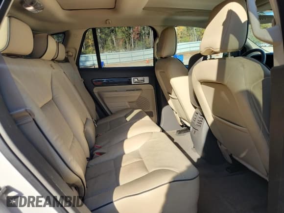 ✅ 2010 Lincoln MKX • VIN: 2LMDJ6JC9ABJ33088 • Lot: 91727365. Wystawiony na Copart z przebiegiem 146 291 mil. Bezpłatny archiwum sprzedaży aukcyjnych z USA i szczegółowy raport historii pojazdu na DreamBid. Zdjęcie 11.