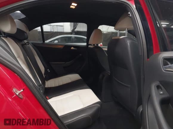 ✅ 2016 Volkswagen Jetta Sport • VIN: 3VWB17AJ1GM285298 • Lot: 42650311. Listed on IAAI with 98,125 mi. Free auction sales archive from the USA and detailed vehicle history report at DreamBid. Image 8.