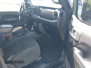 ✅ 2021 Jeep Wrangler Unlimited Sport S • VIN: 1C4HJXDG4MW581070 • Lot: 42178964. Wystawiony na IAAI z przebiegiem 40 001 mil. Bezpłatny archiwum sprzedaży aukcyjnych z USA i szczegółowy raport historii pojazdu na DreamBid. Zdjęcie 5.