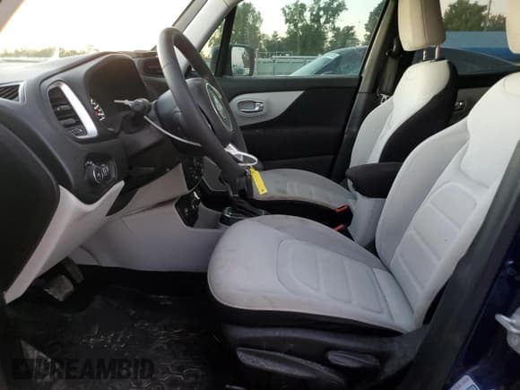 ✅ 2021 Jeep Renegade Latitude • VIN: ZACNJDBB9MPN33115 • Lot: 82581835. Wystawiony na Copart z przebiegiem 80 238 mil. Bezpłatny archiwum sprzedaży aukcyjnych z USA i szczegółowy raport historii pojazdu na DreamBid. Zdjęcie 7.