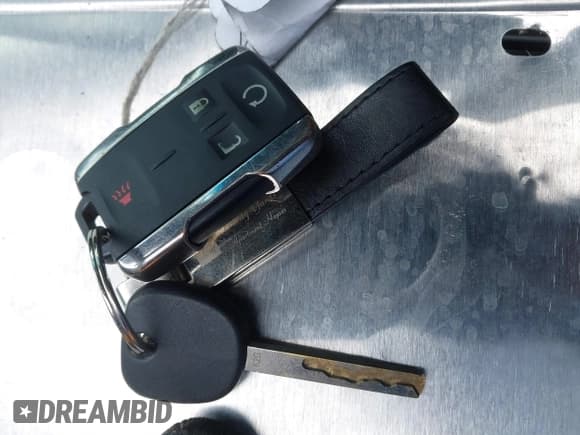 ✅ 2020 Chevrolet Suburban LT • VIN: 1GNSCHKC4LR154126 • Lot: 41636948. Wystawiony na IAAI z przebiegiem 190 699 mil. Bezpłatny archiwum sprzedaży aukcyjnych z USA i szczegółowy raport historii pojazdu na DreamBid. Zdjęcie 11.