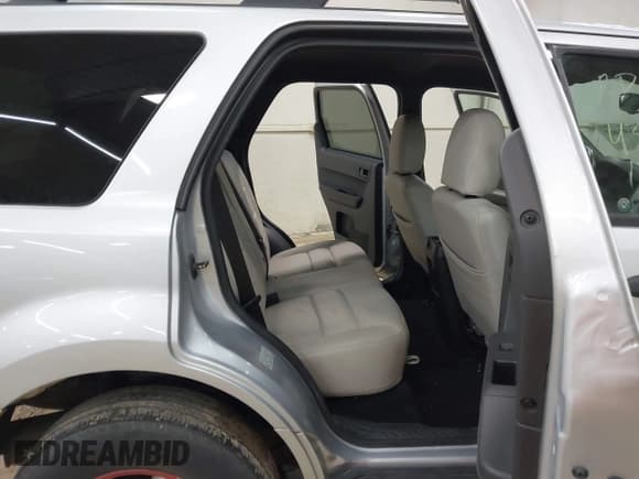 ✅ 2012 Ford Escape XLT • VIN: 1FMCU9D70CKC03584 • Lot: 43697467. Wystawiony na IAAI z przebiegiem 66 989 mil. Bezpłatny archiwum sprzedaży aukcyjnych z USA i szczegółowy raport historii pojazdu na DreamBid. Zdjęcie 8.