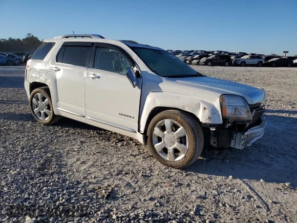 ✅ 2015 GMC Terrain Denali • VIN: 2GKFLZE30F6393155 • Лот: 86496085. Опубликован ранее на Copart с пробегом 109 831 миль. Бесплатный доступ к архиву аукционных продаж из США и подробный отчёт об истории автомобиля на DreamBid. Изображение 4.