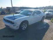 ✅ 2010 Dodge Challenger SE • VIN: 2B3CJ4DV0AH255284 • Lot: 41221686. Wystawiony na IAAI z przebiegiem Nie podano. Bezpłatny archiwum sprzedaży aukcyjnych z USA i szczegółowy raport historii pojazdu na DreamBid. Zdjęcie 2.