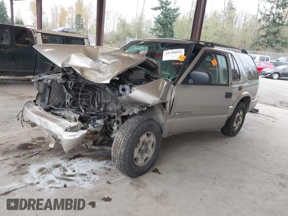 ✅ 2002 Chevrolet Blazer LS • VIN: 1GNDT13W12K213696 • Lot: 43768692. Listed on IAAI with 160,269 mi. Free auction sales archive from the USA and detailed vehicle history report at DreamBid. Image 17.