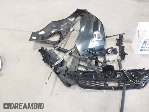 2018 Chevrolet Equinox LT z VIN 2GNAXSEV9J6347911, wystawiony jako IAAI lot #43027750 z przebiegiem 53 687 mil mil oraz . Historia ofert i sprzedaży dostępna na DreamBid. Obrazek 12.