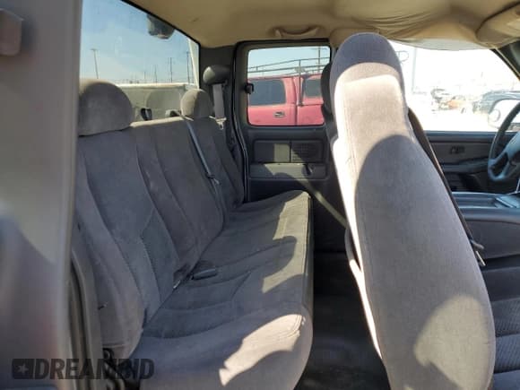 ✅ 2006 Chevrolet Silverado 1500 • VIN: 1GBHC29U16E253470 • Лот: 60060335. Опубликован ранее на Copart с пробегом 131 617 миль. Бесплатный доступ к архиву аукционных продаж из США и подробный отчёт об истории автомобиля на DreamBid. Изображение 11.