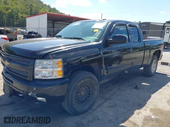 2010 Chevrolet Silverado 1500 LT with VIN 1GCSKSE39AZ106462, listed as a IAAI auction lot 43202752 with 181,554 mi miles and . Bid and sale history available at DreamBid. Image 18.