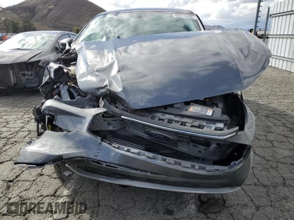 ✅ 2025 Ford Escape Active • VIN: 1FMCU9GN9SUA84818 • Lot: 92813455. Listed on Copart with 20,198 mi. Free auction sales archive from the USA and detailed vehicle history report at DreamBid. Image 5.