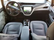 ✅ 2017 Chevrolet Bolt EV Premier • VIN: 1G1FX6S05H4187707 • Lot: 54673825. Wystawiony na Copart z przebiegiem 28 426 mil. Bezpłatny archiwum sprzedaży aukcyjnych z USA i szczegółowy raport historii pojazdu na DreamBid. Zdjęcie 8.