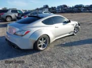 ✅ 2014 Hyundai Genesis Coupe 2.0T • VIN: KMHHT6KD2EU117037 • Lot: 42936050. Wystawiony na IAAI z przebiegiem 67 939 mil. Bezpłatny archiwum sprzedaży aukcyjnych z USA i szczegółowy raport historii pojazdu na DreamBid. Zdjęcie 4.