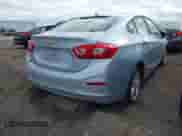 2017 Chevrolet Cruze LT z VIN 1G1BE5SMXH7277015, wystawiony jako IAAI lot #43607453 z przebiegiem 252 445 mil mil oraz . Historia ofert i sprzedaży dostępna na DreamBid. Obrazek 4.