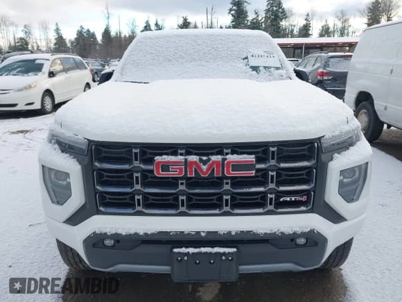 ✅ 2023 GMC Canyon 4WD AT4 • VIN: 1GTP6DEK4P1263112 • Lot: 41445424. Listed on IAAI with 27,260 mi. Free auction sales archive from the USA and detailed vehicle history report at DreamBid. Image 12.