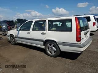 ✅ 1996 Volvo 850 • VIN: YV1LW5727T2248457 • Лот: 65238065. Опубликован ранее на Copart с пробегом 187 254 миль. Бесплатный доступ к архиву аукционных продаж из США и подробный отчёт об истории автомобиля на DreamBid. Изображение 2.