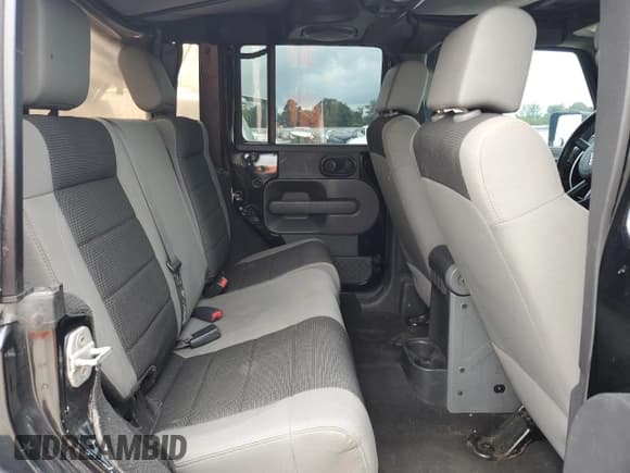 ✅ 2007 Jeep Wrangler X • VIN: 1J4GA39127L119471 • Lot: 65737835. Wystawiony na Copart z przebiegiem 174 080 mil. Bezpłatny archiwum sprzedaży aukcyjnych z USA i szczegółowy raport historii pojazdu na DreamBid. Zdjęcie 10.