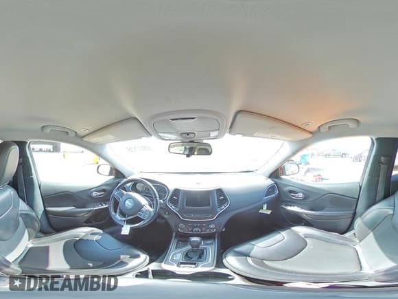 ✅ 2019 Jeep Cherokee Latitude Plus • VIN: 1C4PJLLB7KD485078 • Lot: 86802635. Wystawiony na Copart z przebiegiem 87 099 mil. Bezpłatny archiwum sprzedaży aukcyjnych z USA i szczegółowy raport historii pojazdu na DreamBid. Zdjęcie 16.