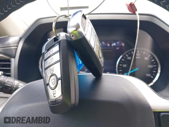 ✅ 2024 Ford Expedition XLT • VIN: 1FMJU1H80REA94305 • Lot: 42754439. Listed on IAAI with 11,345 mi. Free auction sales archive from the USA and detailed vehicle history report at DreamBid. Image 11.