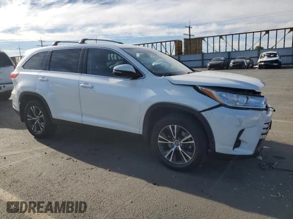 ✅ 2019 Toyota Highlander LE • VIN: 5TDBZRFH4KS737153 • Лот: 82694905. Опубликован ранее на Copart с пробегом 103 822 миль. Бесплатный доступ к архиву аукционных продаж из США и подробный отчёт об истории автомобиля на DreamBid. Изображение 4.