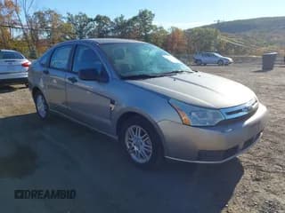 ✅ 2008 Ford Focus SE • VIN: 1FAHP35N68W160189 • Lot: 43474356. Wystawiony na IAAI z przebiegiem 43 348 mil. Bezpłatny archiwum sprzedaży aukcyjnych z USA i szczegółowy raport historii pojazdu na DreamBid. Zdjęcie 1.