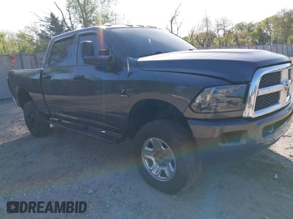 ✅ 2018 Ram 2500 Tradesman • VIN: 3C6UR5CL1JG390282 • Lot: 42133001. Listed on IAAI with 256,087 mi. Free auction sales archive from the USA and detailed vehicle history report at DreamBid. Image 1.