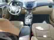 2013 Hyundai Elantra GLS z VIN KMHDH4AE9DU879388, wystawiony jako Copart lot #85315495 z przebiegiem 122 355 mil mil oraz Szkoda całkowita • Salvage title. Historia ofert i sprzedaży dostępna na DreamBid. Obrazek 8.