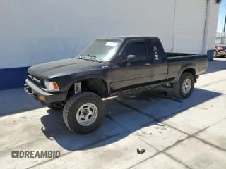 ✅ 1990 Toyota Pickup DLX • VIN: JT4RN93P3L5021924 • Лот: 64699075. Опубликован ранее на Copart с пробегом 287 298 миль. Бесплатный доступ к архиву аукционных продаж из США и подробный отчёт об истории автомобиля на DreamBid. Изображение 1.